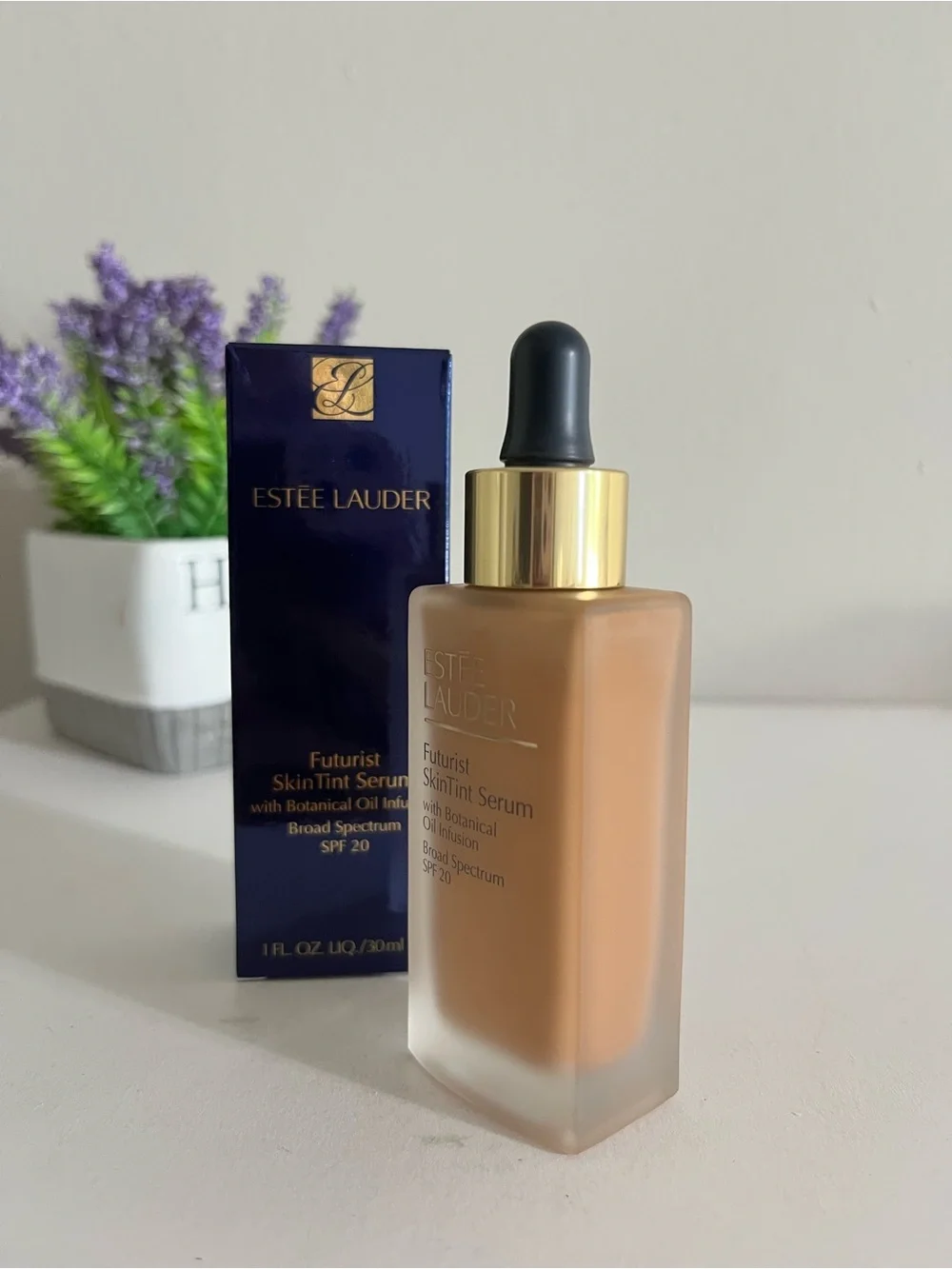 5C1 Rich Chestnut, Estée Lauder Futurist SkinTint Serum Foundation, SPF 20, 30ML